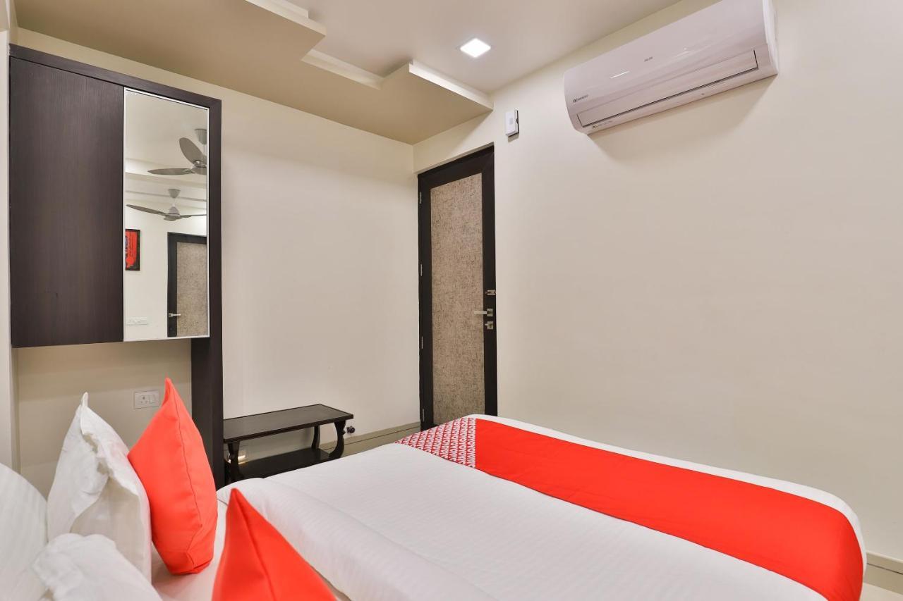 Oyo 23289 Hotel Anmol Palace Ahmadabad Zewnętrze zdjęcie