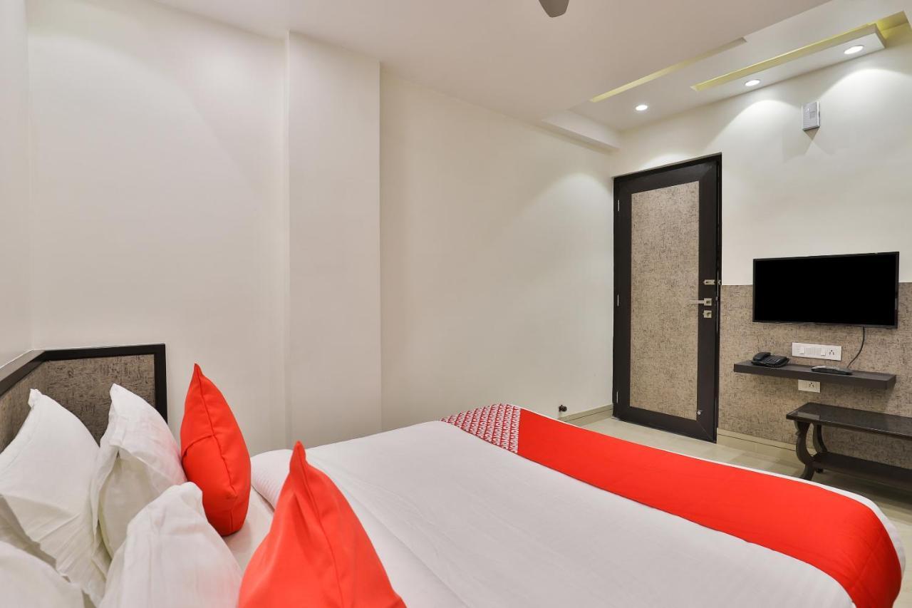 Oyo 23289 Hotel Anmol Palace Ahmadabad Zewnętrze zdjęcie