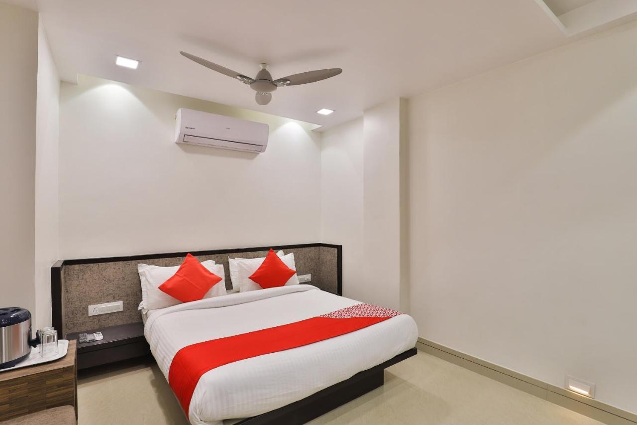 Oyo 23289 Hotel Anmol Palace Ahmadabad Zewnętrze zdjęcie