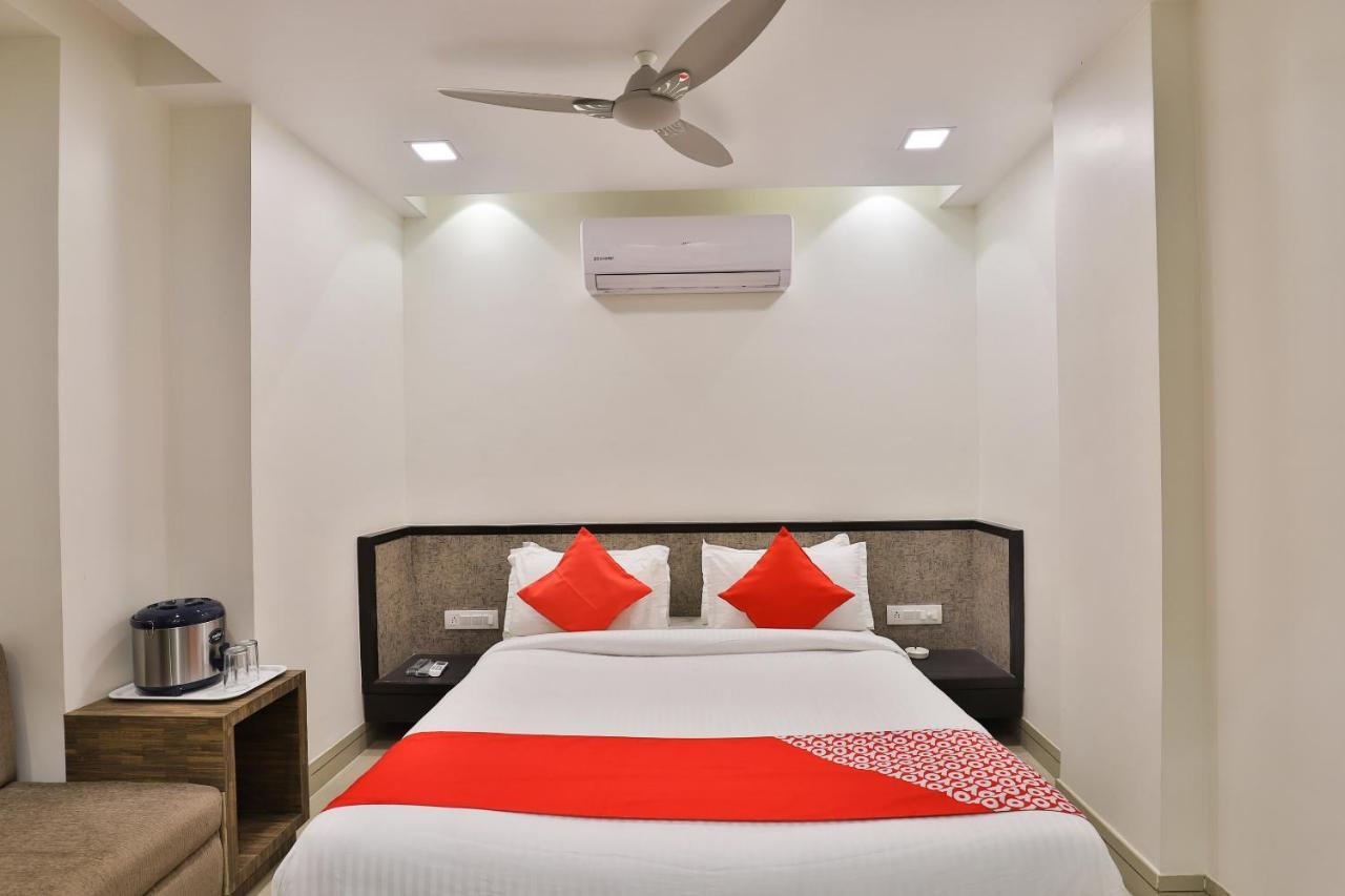 Oyo 23289 Hotel Anmol Palace Ahmadabad Zewnętrze zdjęcie