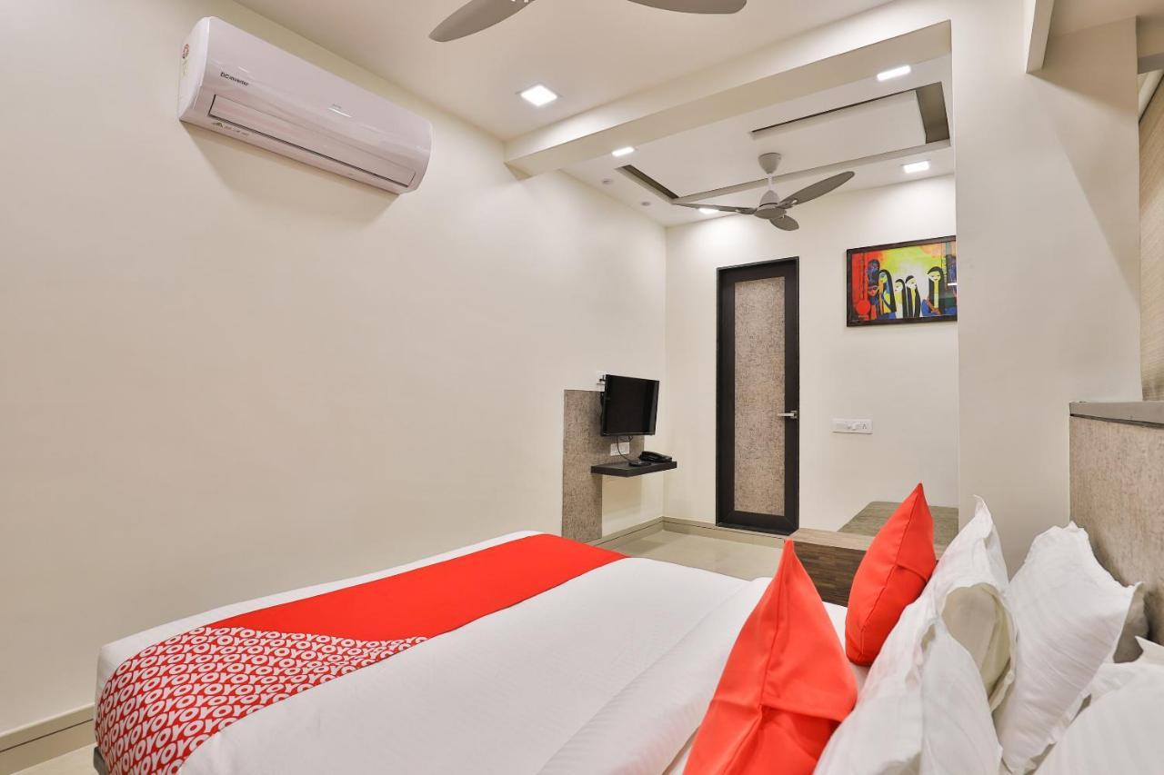 Oyo 23289 Hotel Anmol Palace Ahmadabad Zewnętrze zdjęcie