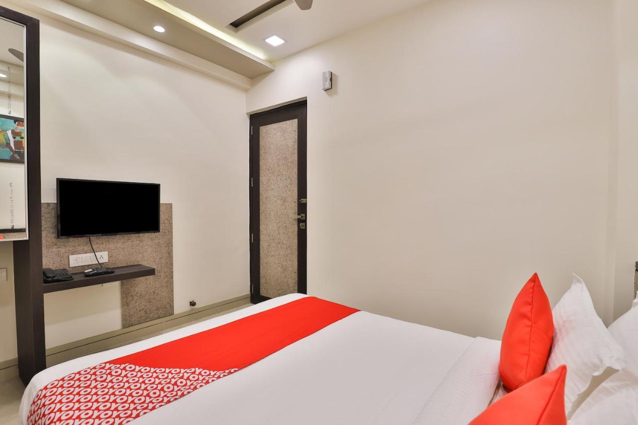 Oyo 23289 Hotel Anmol Palace Ahmadabad Zewnętrze zdjęcie